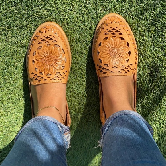 Flower Huaraches SZ 7 laser cut - Picture 1 of 8